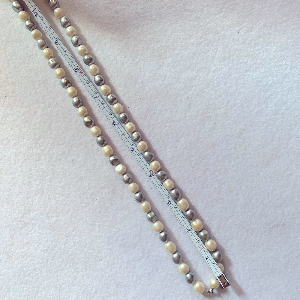 Marvella Pearl Beaded Necklace 24” Gray Off White Vintage Branded Dressy Office - Picture 7 of 7